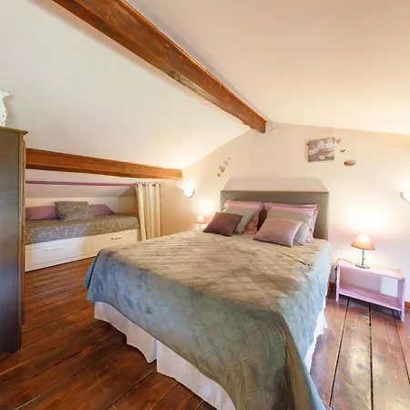 Le Clos Du Mouy فندق مبيت وإفطار *